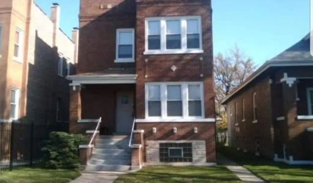 2215 North Parkside Avenue, Unit 2, Chicago, IL 60639 for Rent