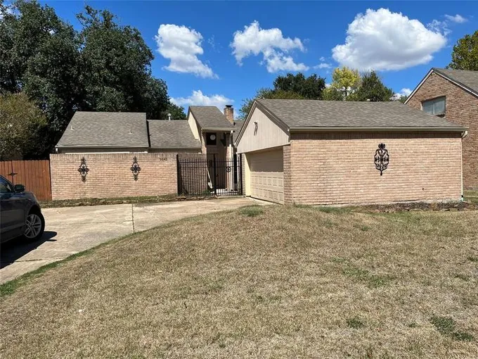 9542 W Airport Blvd, Houston, TX 77031 for Sale