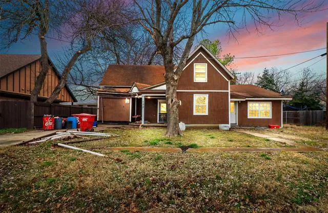 103 N BLANTON, Whitewright, TX 75491 Single Family Residence For Sale  MLS# 20531921