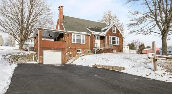 925 E MAIN ST, Somerset, PA 15501 Single Family Residence For Sale  MLS# 1636697 for Rent