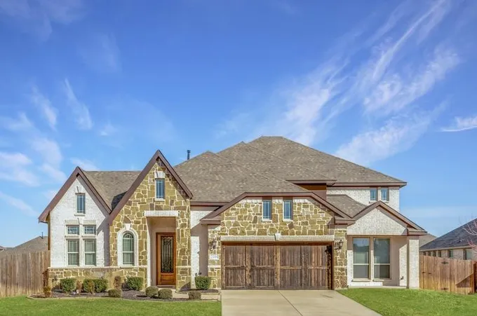 2104 Homestead Dr, De Soto, TX 75115 - MLS 20534519 for Rent