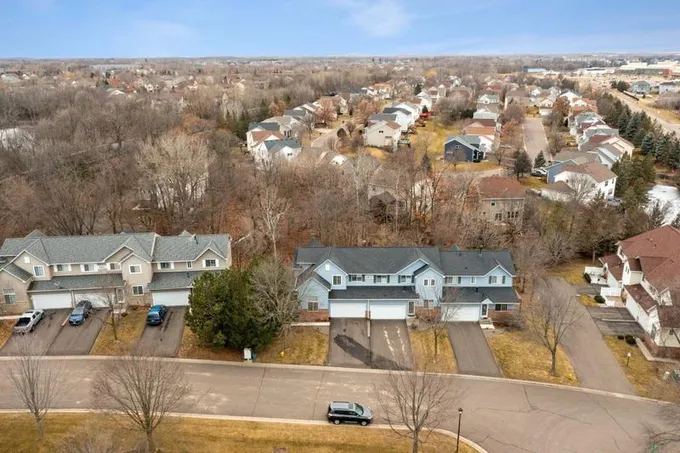 4825 Jewel Lane North, Unit A, Plymouth, MN 55446 for Sale