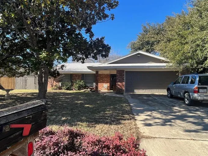 2409 Monterrey Dr, brownwood, TX 76801 for Sale