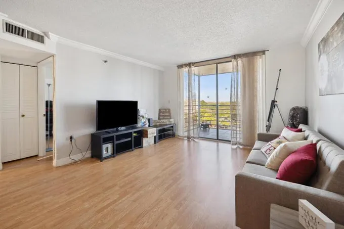 1100 St Charles Place, Unit PH14, Pembroke Pines, FL 33026 for Sale