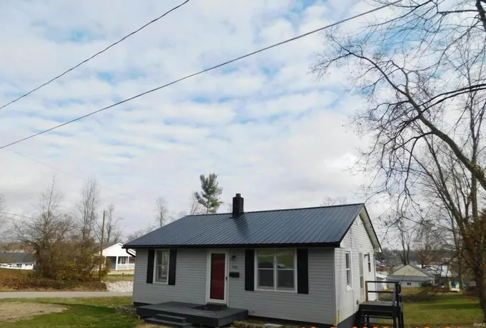 300 S POSEY ST, Salem, IN 47167 Single Family Residence For Sale  MLS# 202343790