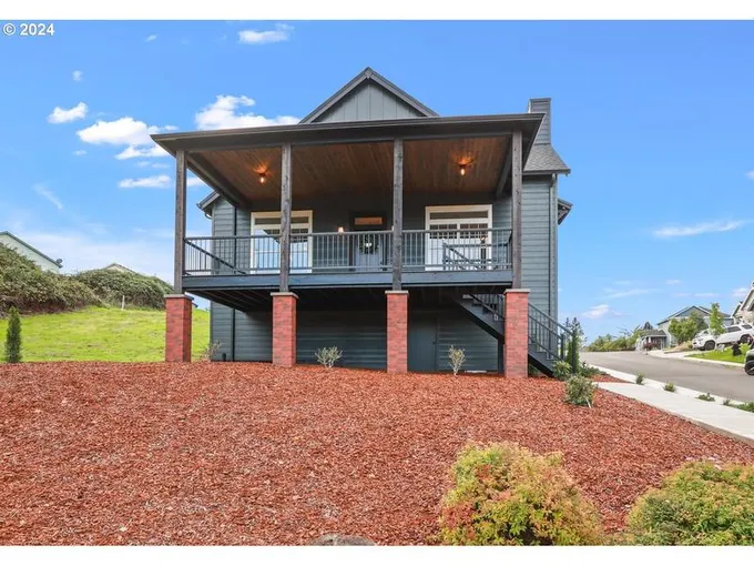 1303 N HERON DR, Ridgefield WA 98642 for Sale