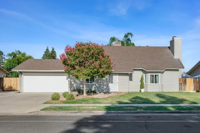 133 Armstrong Avenue, Clovis, CA 93611 for Sale