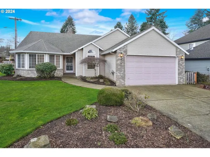 4386 SE SOMEWHERE DR, Milwaukie OR 97222 for Sale