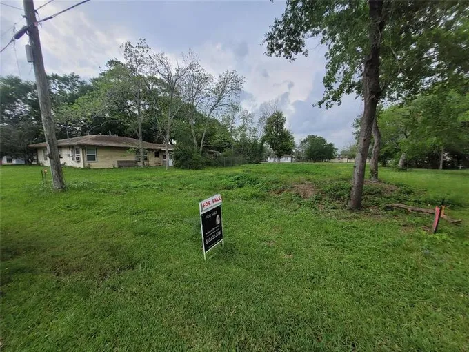 1009 Hall Ave, Seabrook, TX 77586 for Sale
