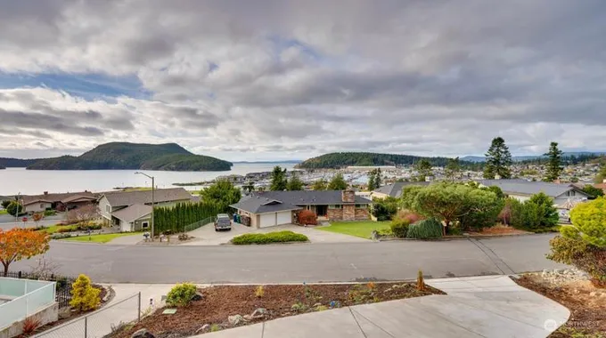 4908 Mac Beth Dr, Anacortes, WA 98221 - MLS 2181674 for Sale
