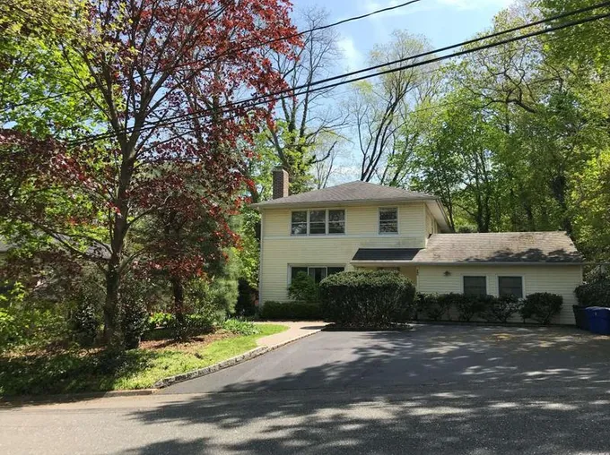 22 Gaines St, Huntington, NY 11743 - MLS 3526696 for Rent