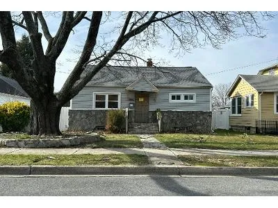S Bradford St for Sale