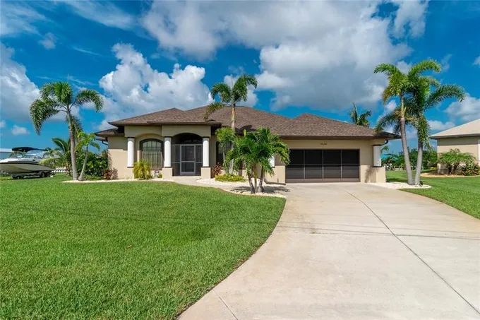 15658 Stuart Circle, Port Charlotte, FL 33981 for Sale