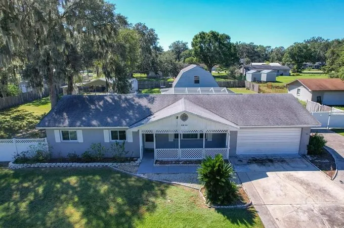 4014 Hollyhead Cir N, Lakeland, FL 33811 - MLS P4927762 for Sale