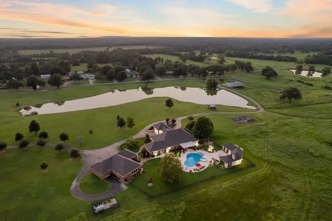 Paris, Lamar County, TX House for sale Property ID: 417138941
