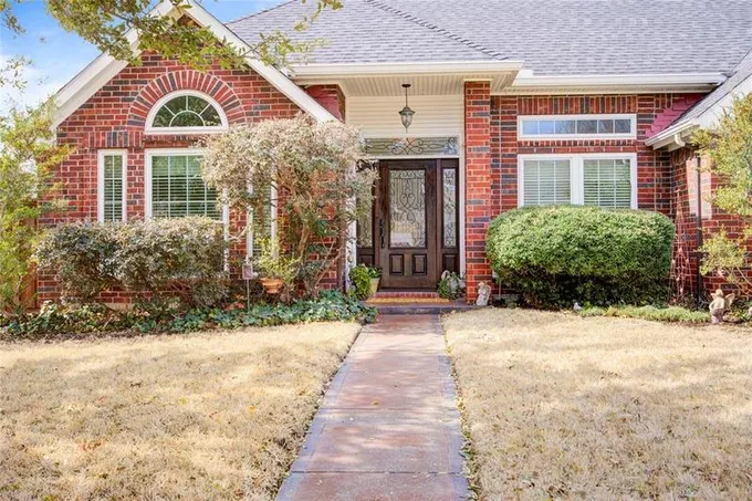 4105 Scotland Dr, Grand Prairie, TX 75052 for Sale