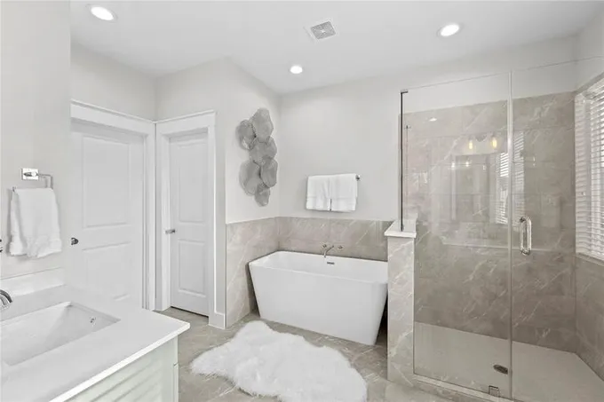 5315 Donovan Gardens Ln, Houston, TX 77091 for Sale