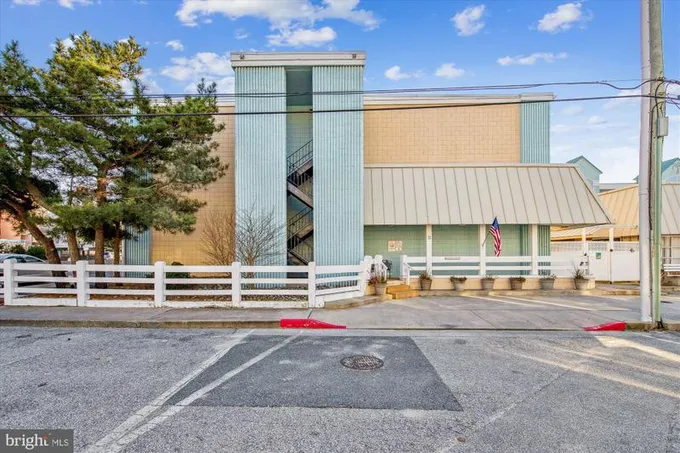11 62nd Street, Unit 111, Ocean City, MD 21842 for Sale