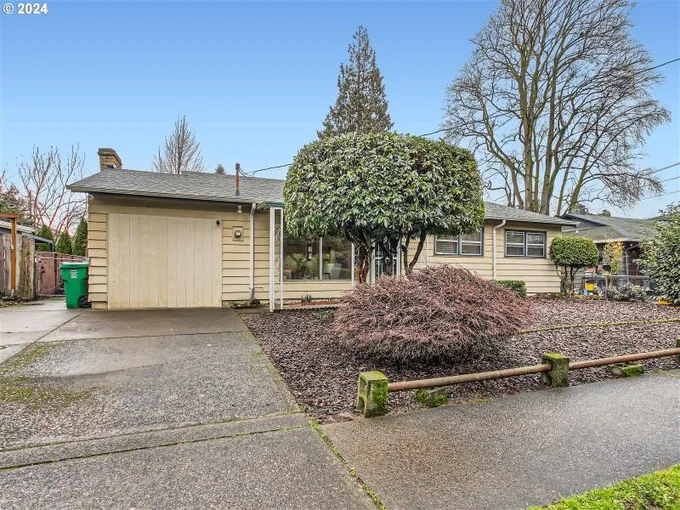 8838 N HAMLIN AVE, Portland OR 97217 for Sale