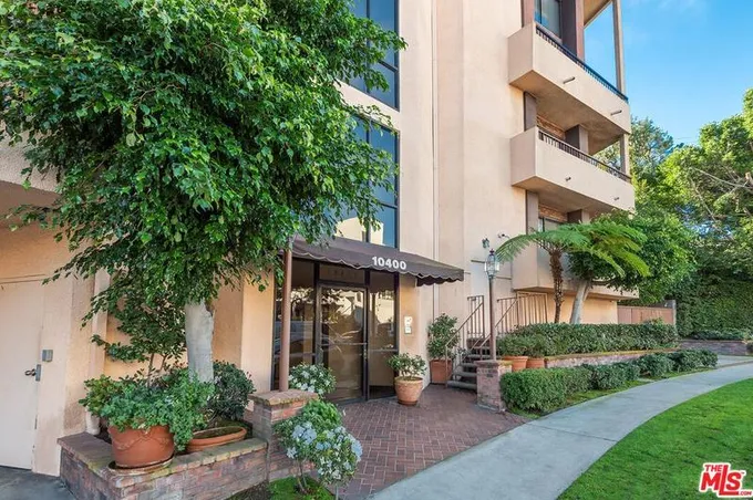 10400 La Grange Ave #302, Los Angeles, CA 90025 - MLS 24-350959 for Sale