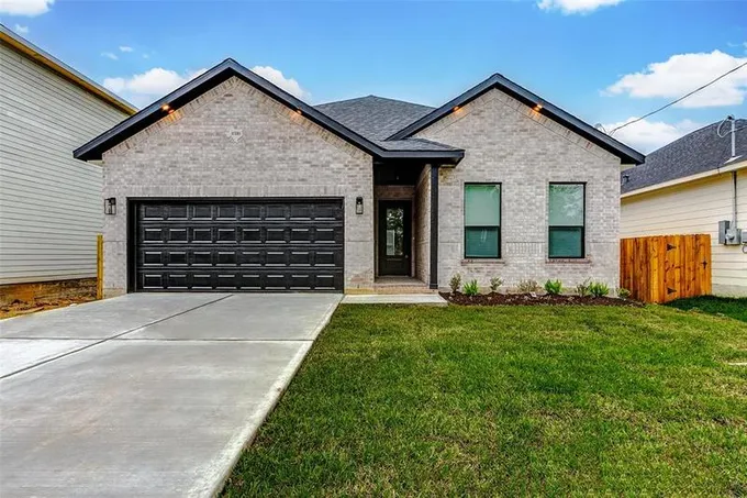 11181 North L La, La Porte, TX 77571 for Sale