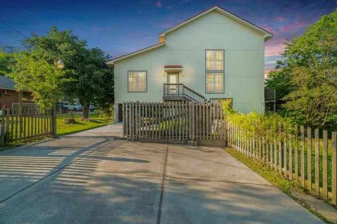 13313 Vicksburg St, Houston, TX 77015 - MLS 9381570 for Sale