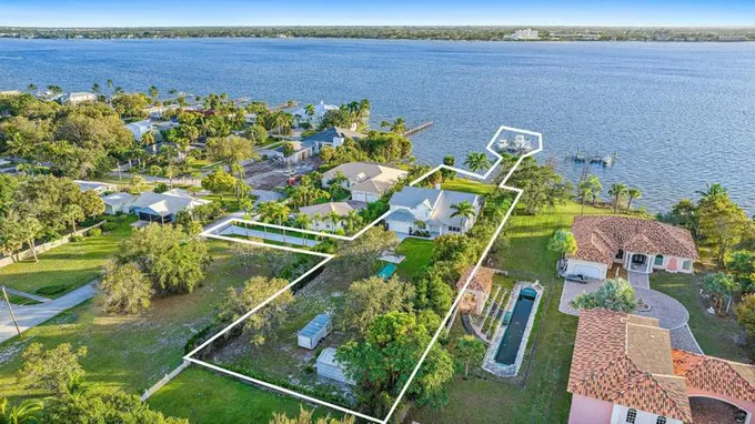 896 NE SUMNER AVE, Jensen Beach, FL 34957 Single Family Residence For Sale  MLS# RX-10938739
