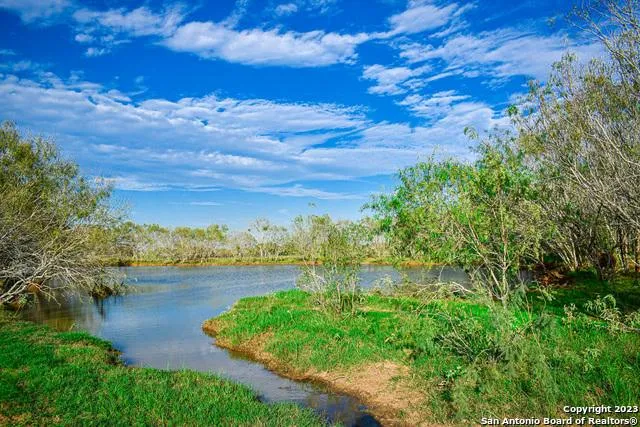 556 COUNTY ROAD 307, Floresville, TX 78114 Farm For Sale  MLS# 1734649