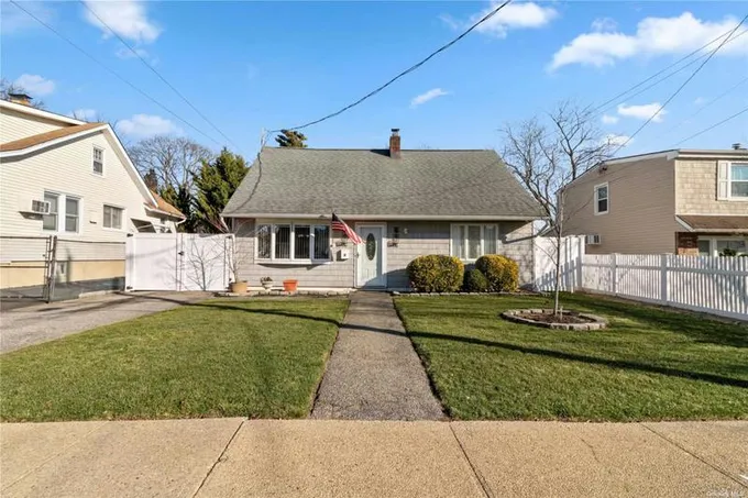 9 OCEAN AVE, Bellmore, NY 11710 Single Family Residence For Sale  MLS# 3524422
