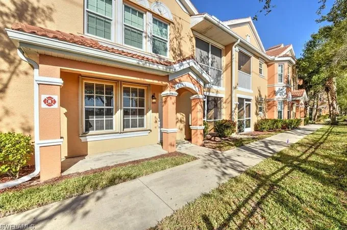 1872 Concordia Lake Cir #202, Cape Coral, FL 33909 - MLS 223094611 for Sale