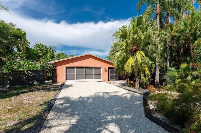 4656 Pompano St, Placida, FL 33946 - MLS D6134148 for Sale