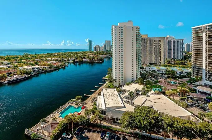 20515 E Country Club Dr #2048, Aventura, FL 33180 - MLS A11454943 for Sale