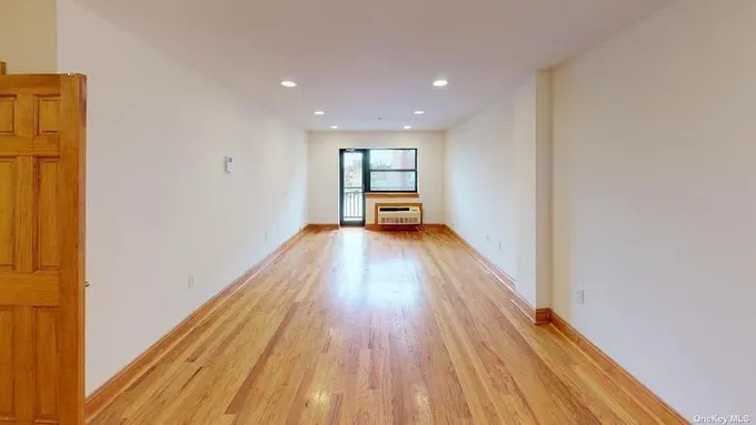 nd Avenue, Unit 4E for Rent