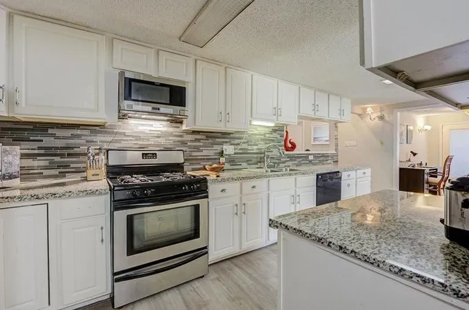 9106 Southbluff Blvd, Houston, TX 77089 - MLS 61605197 for Sale