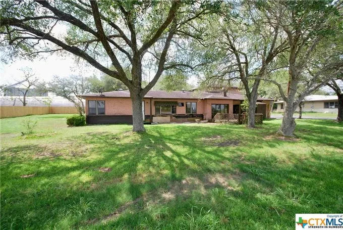 5040 FM 1295, Moulton, TX 77975 Single Family Residence For Sale  MLS# 471506