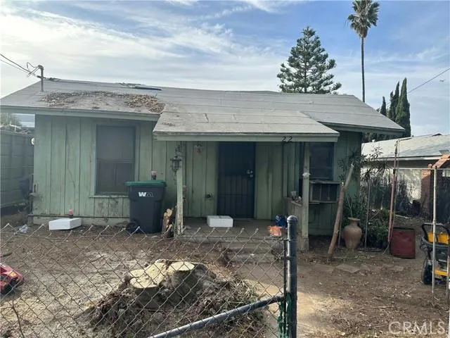220 VIOLET ST, Corona, CA 92882 Single Family Residence For Sale  MLS# PW24011465