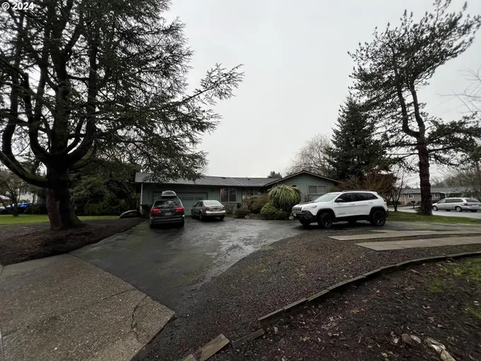 1243 NW CHERRY DR, Roseburg OR 97471 for Sale