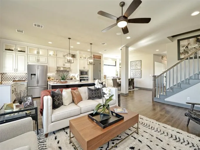 18333 Hidden Ridge Place, Lago Vista, TX 78645 for Sale