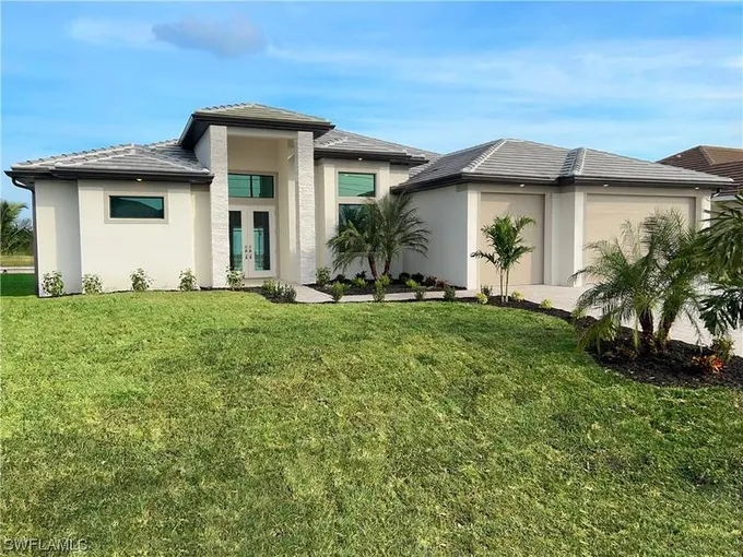 1015 Northwest 38th Avenue, Cape Coral, FL 33993 for Sale