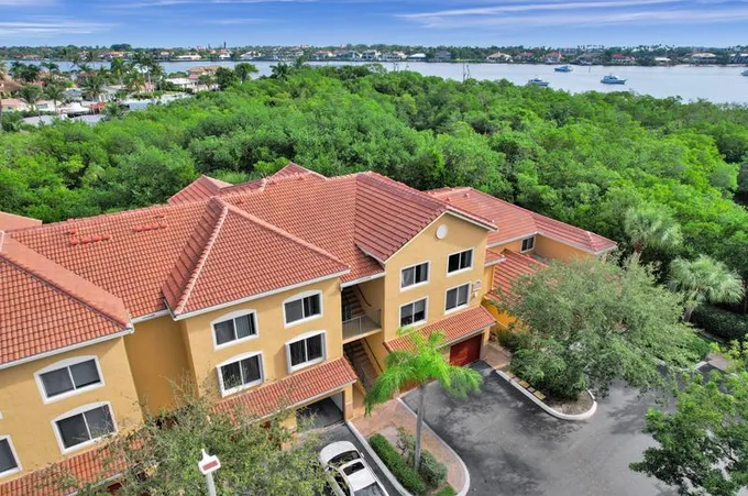 300 Scotia Dr #105, Hypoluxo, FL 33462 - MLS RX-10939368 for Sale