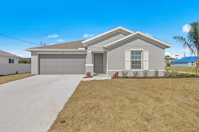 110 Oakwood Ct, Rotonda West, FL 33947 - MLS T3483321 for Sale