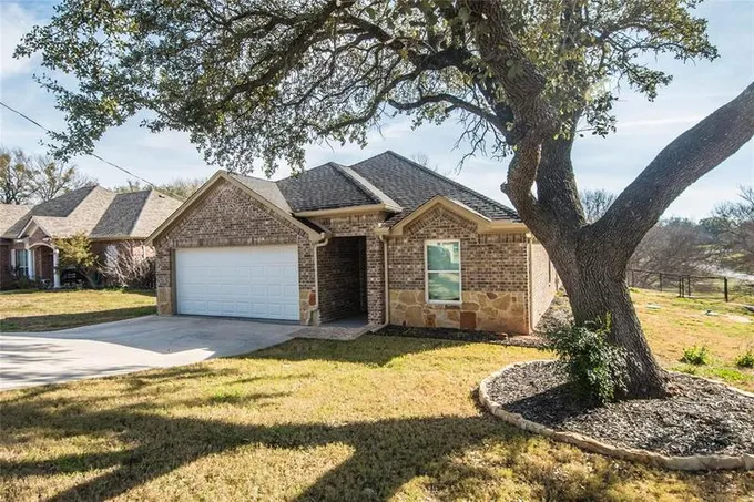 3907 Sunset Ct, Granbury, TX 76049 for Sale