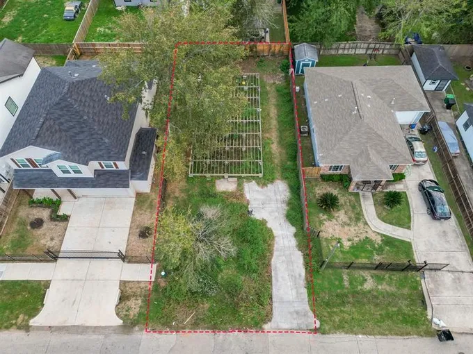 4642 Larkspur St, Houston, TX 77051 for Sale