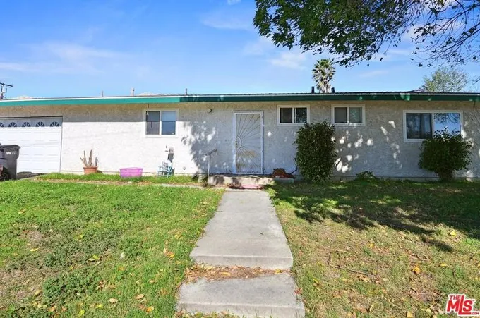 1691 Spence St, Simi Valley, CA 93065 - MLS 24-353407 for Sale