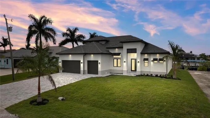 Cape Coral, Lee County, FL Lakefront Property, Waterfront Property, House for sale Property ID: 418484779