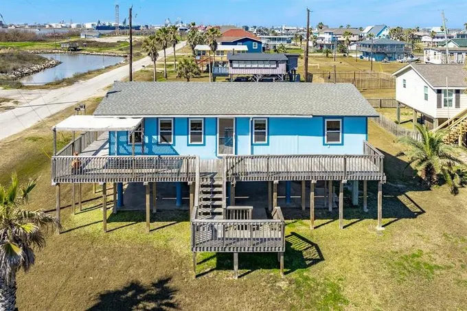 218 Parkview Rd, Surfside Beach, TX 77541 for Sale
