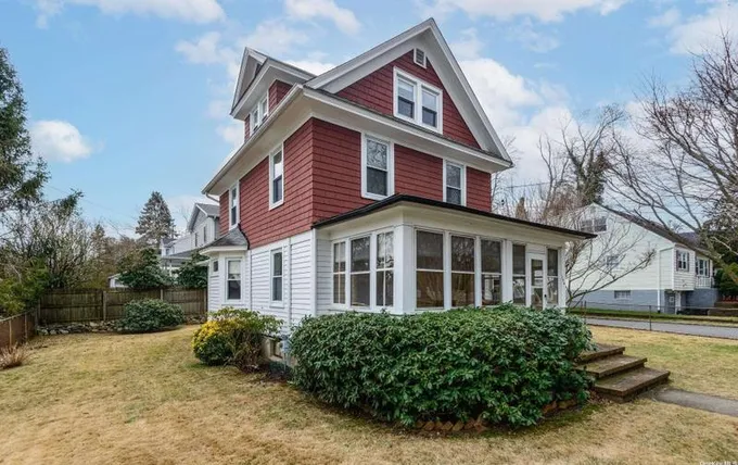 104 Olive St, Huntington Station, NY 11746 - MLS 3525229 for Sale