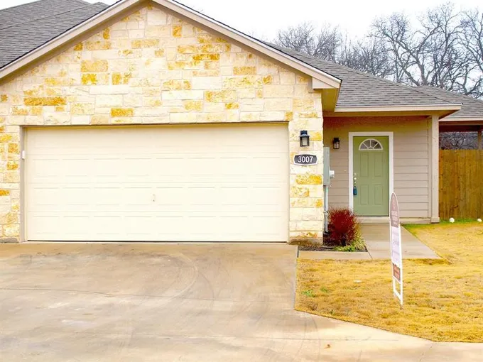 3007 Waterstone Dr, brownwood, TX 76801 for Sale
