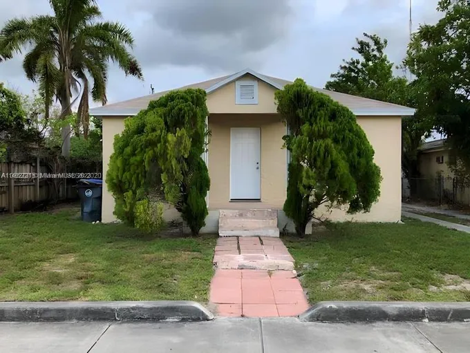 5615 Southwest 40th Court, West Park, FL 33023 for Sale