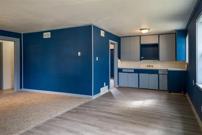 423 N Seven Points Dr, Seven Points, TX 75143 for Sale